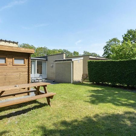 Contemporary Bungalow With Garden Sint Maartensvlotbrug Exteriör bild