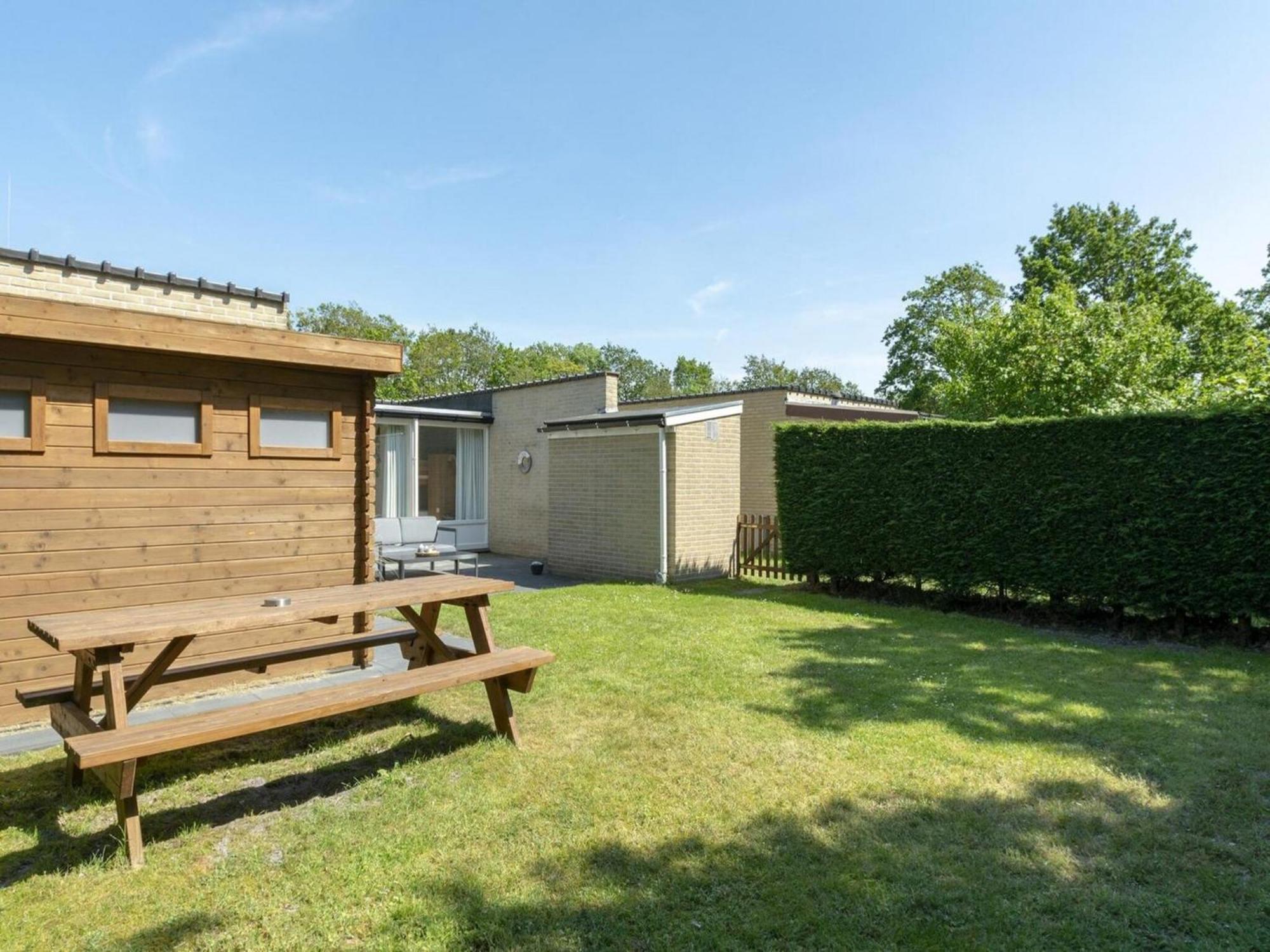 Contemporary Bungalow With Garden Sint Maartensvlotbrug Exteriör bild